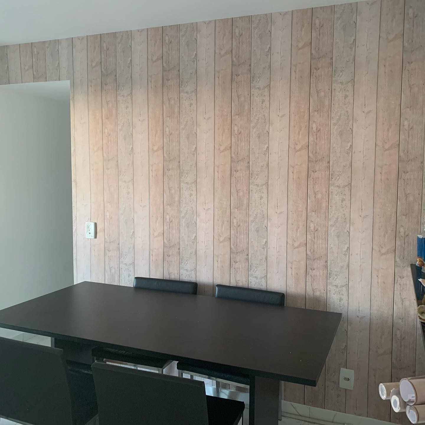 Aplicação de papel de parede